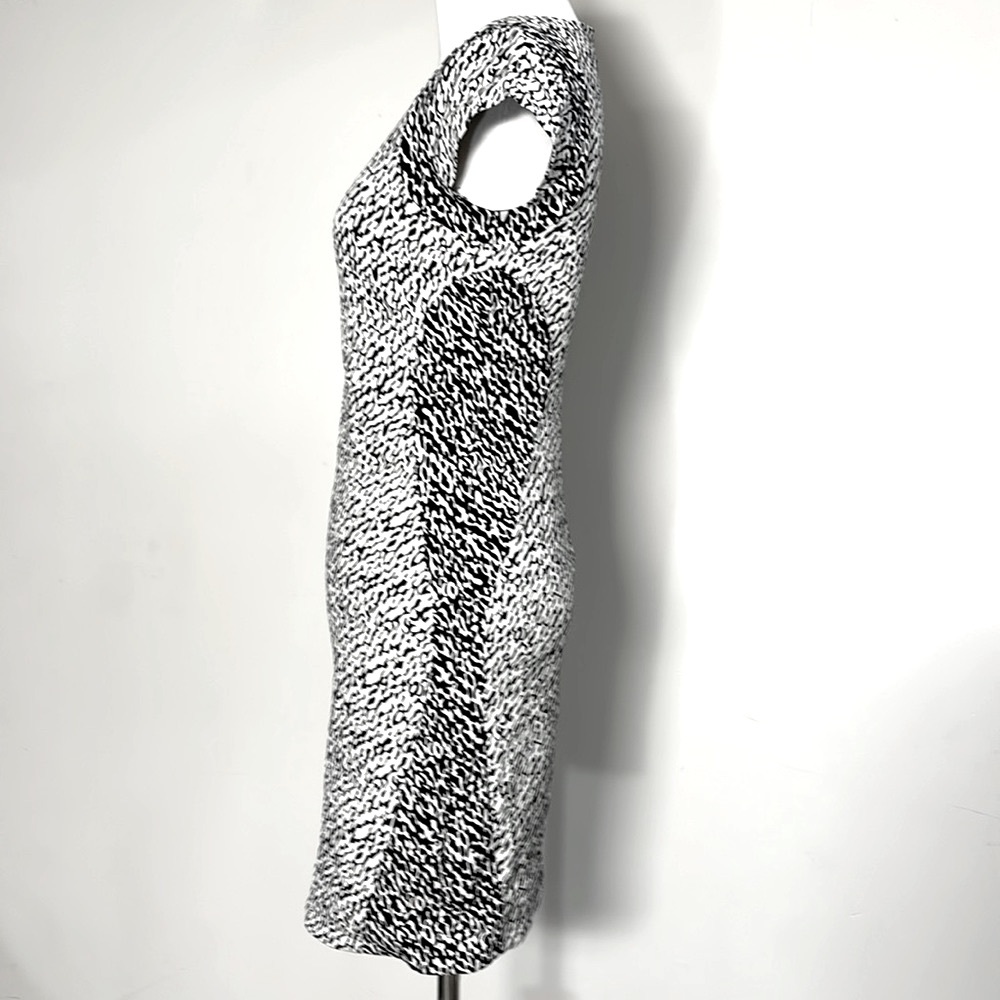 Diane von Furstenberg Women’s Pele Snake Wave Jacquard Sheath Midi Dress Size 0 - Picture 9 of 11